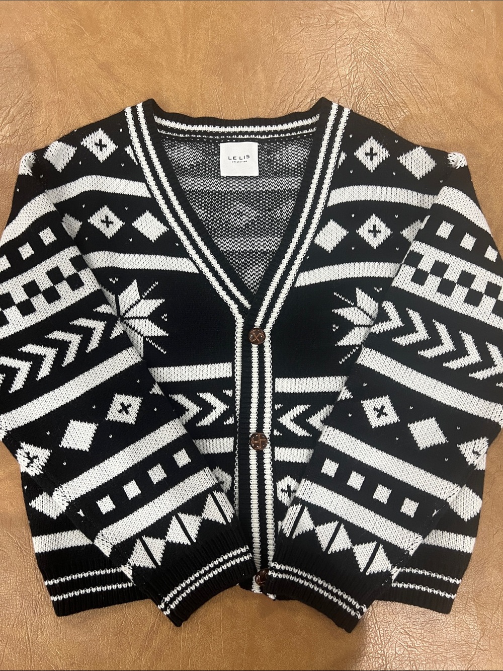 Le Lis Black & White Geometric V‑Neck Cardigan
